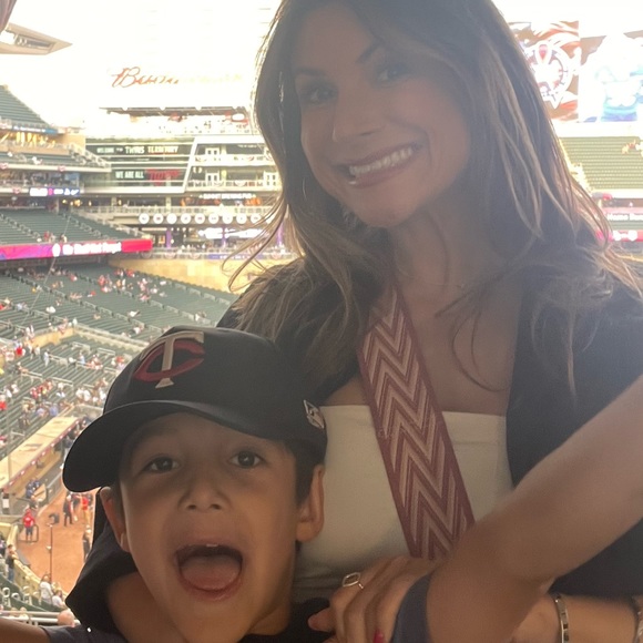 Meet your Posher, Yleana - Picture 8 of 17